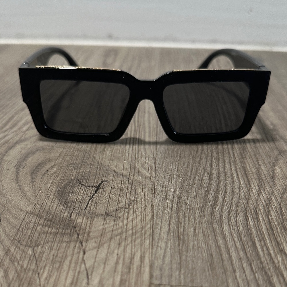 Black Rectangular Sunglasses